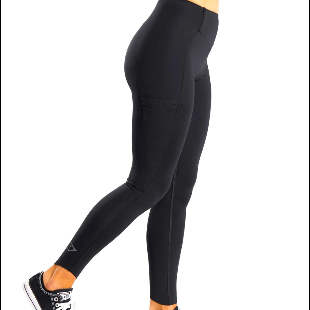 GYMSHARK- Venture Leggings- Black